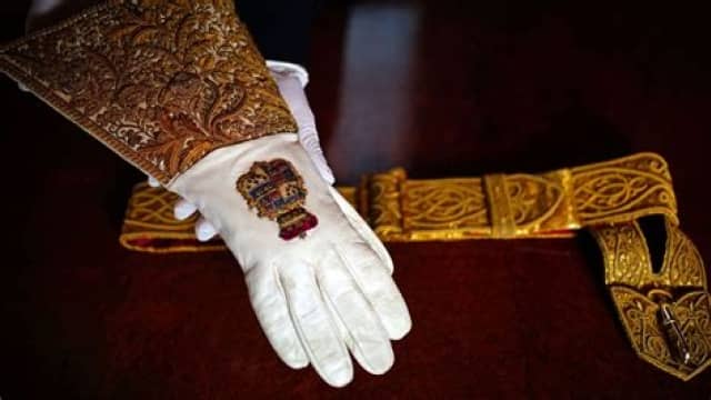 Unraveling the Mystery: Why Does the King Wear One Glove?